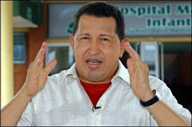 Венесуэльский Президент Уго Чавес выступает в ходе своей программы  ''Алло, Президент'' в Каракасе. Полиция искала собственность Венесуэлы, принадлежащую ведущим фигурам оппозиции, устанавливая свидетельства, связывающие их с предполагаемым планом крайне правых колумбийских полувоенных, направленным на свержение Чавеса вместе. Фото и аннотация: агентство Франс Пресс, со ссылкой на агентство Пресиденсия, архив, среда 12 мая 2004 г., 1 ч. 45 мин. всемирноо времени.